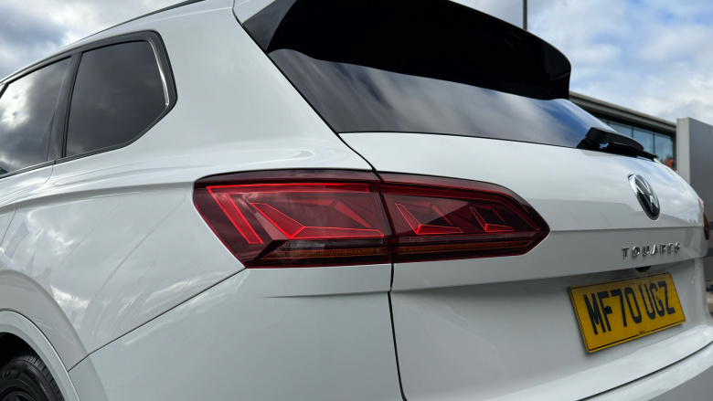 Volkswagen Touareg 3.0 V6 TDI 4Motion Black Edition 5dr Tip Auto Diesel Estate